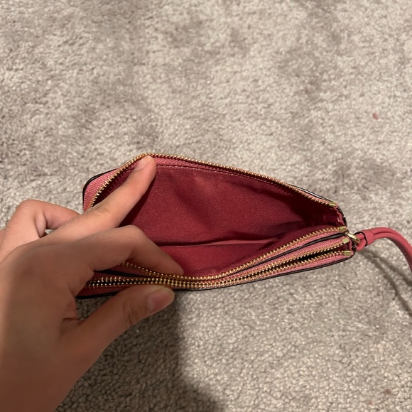 COACH F87590 STRAWBERRY PINK DOUBLE ZIPPER CORNER ZIP - Picture 8 of 11